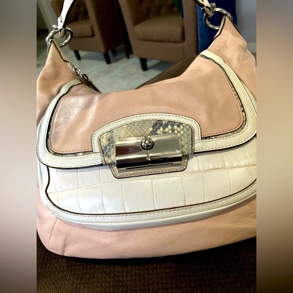 Coach shoulder bag - Picture 3 of 15